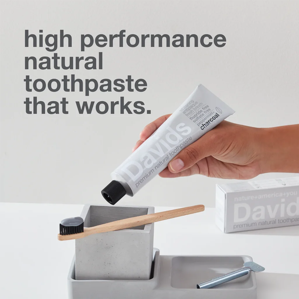 DAVIDS Whitening+Antiplaque Peppermint+Charcoal dantų pasta