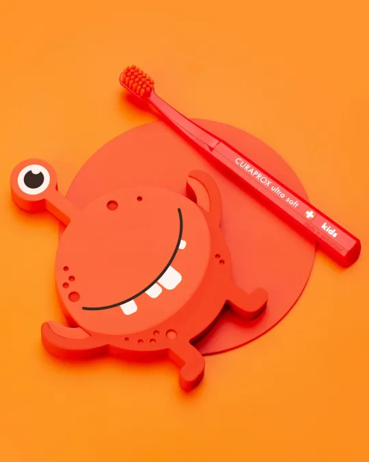 CURAPROX vaikiškas dantų šepetėlis KIDS