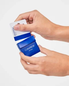 CURAPROX tarpdančių siūlas-popierinėje pakuotėje