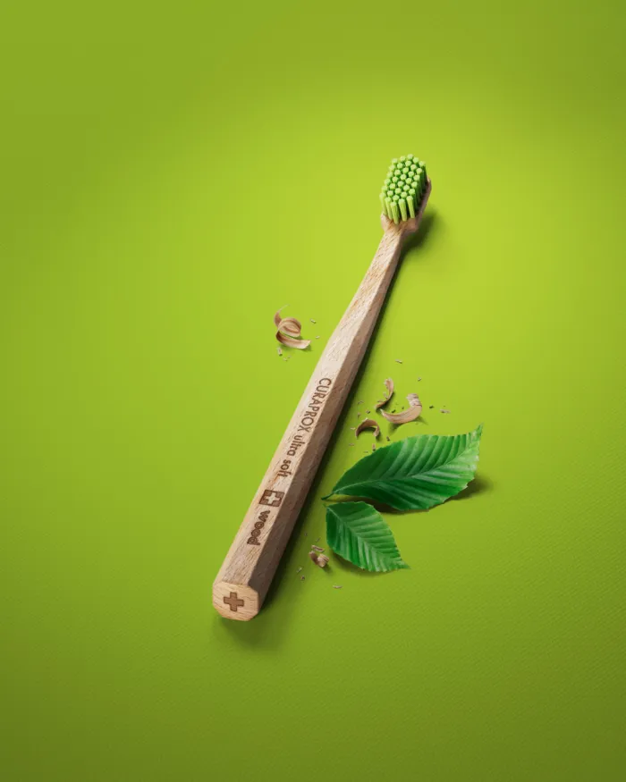 CURAPROX medinis dantų šepetėlis  CS WOOD