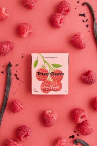 TRUE GUM aviečių ir vanilės skonio kramtomoji guma be cukraus