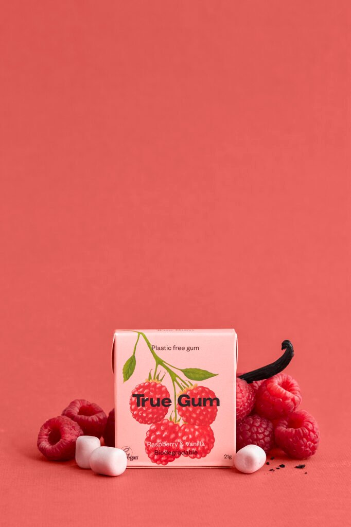 TRUE GUM aviečių ir vanilės skonio kramtomoji guma be cukraus