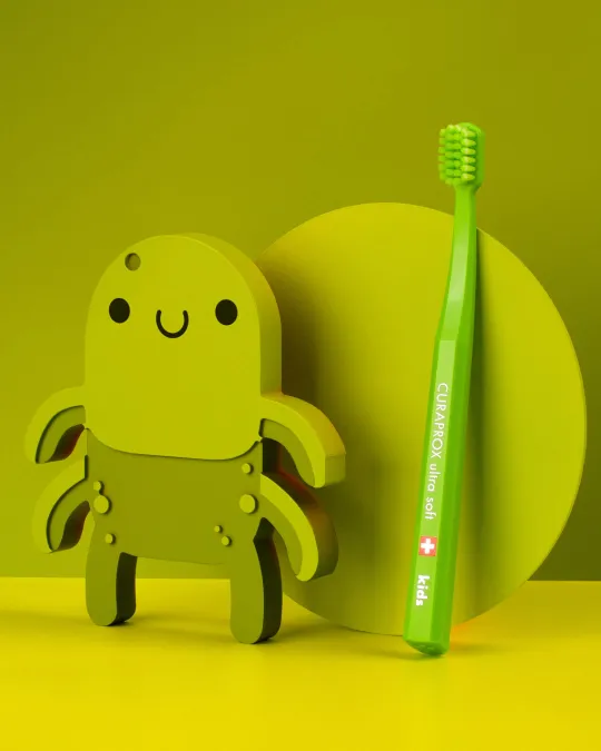 CURAPROX vaikiškas dantų šepetėlis KIDS